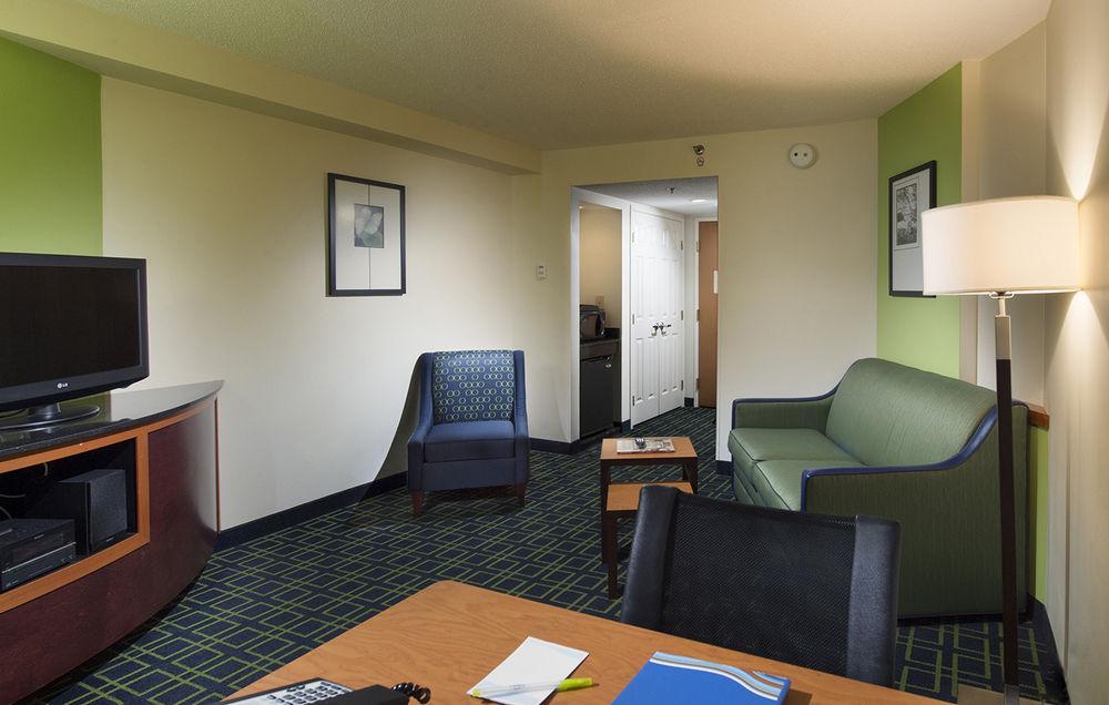 Fairfield Inn & Suites By Marriott Charleston Airport/Convention Center North Charleston Exterior foto